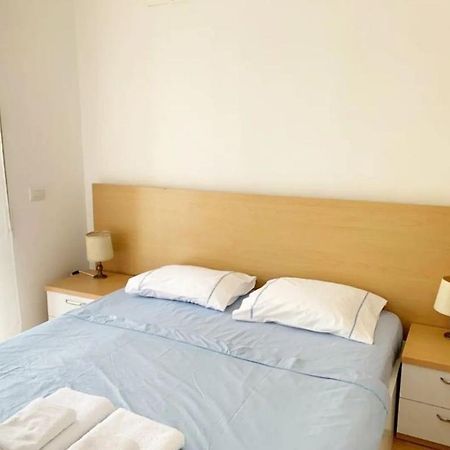 Beautiful And Lovely Apartment Tirana Exterior foto